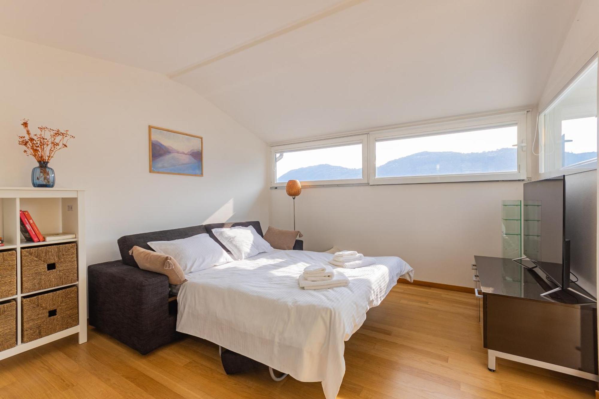 Apartmán Casa Madlen - Bright Attic With Marvelous View Campione dʼItalia Exteriér fotografie