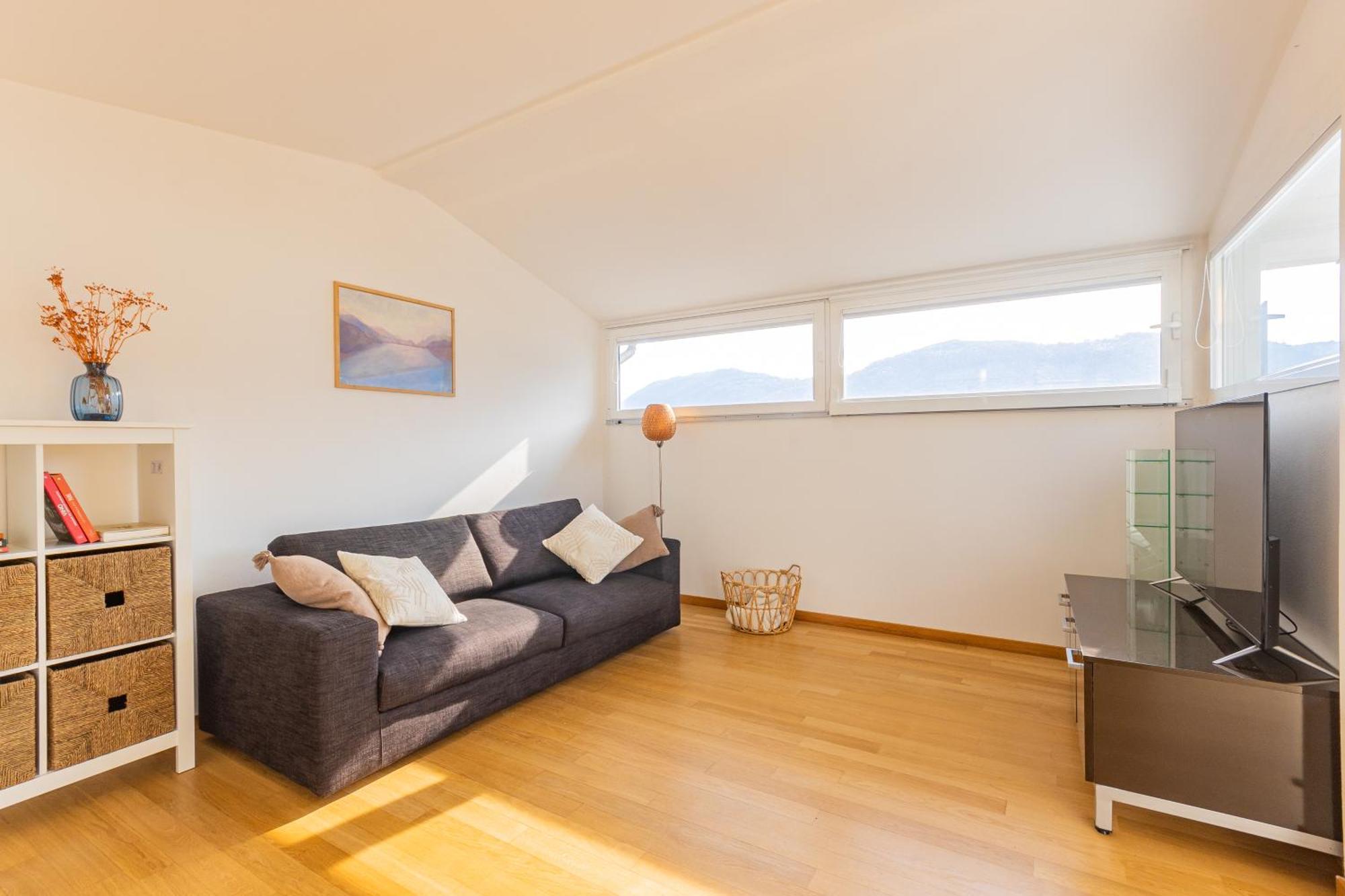 Apartmán Casa Madlen - Bright Attic With Marvelous View Campione dʼItalia Exteriér fotografie